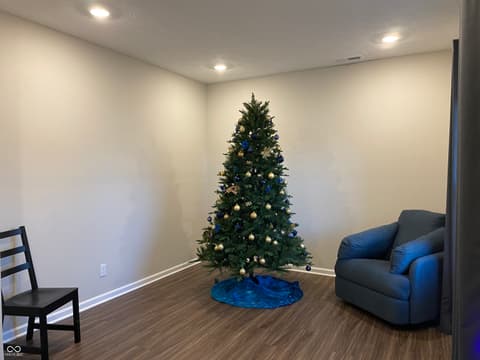 Living room at 833 Lando Creek Drive, Kokomo, IN