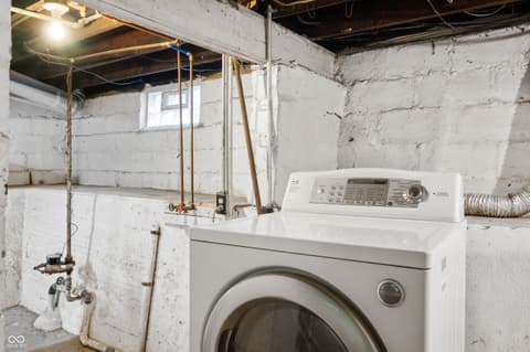 Laundry room at 415 S Grand Avenue, Indianapolis, IN