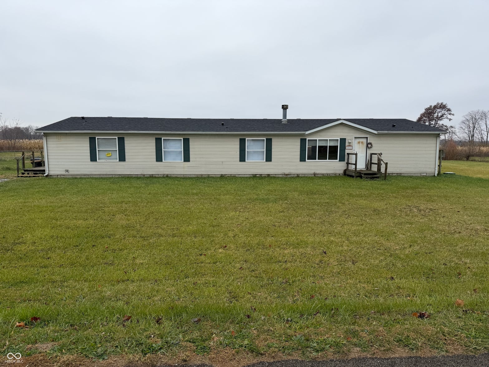 Front exterior at 2565 N 300 E, Anderson, IN