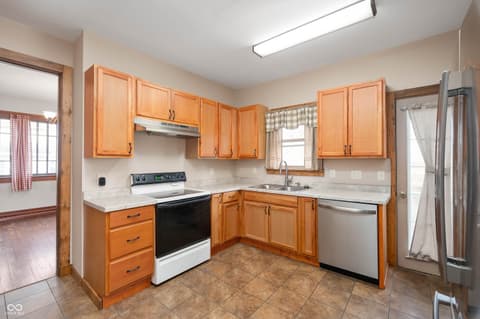 Photo of 4 W Henley Street, Carthage, IN