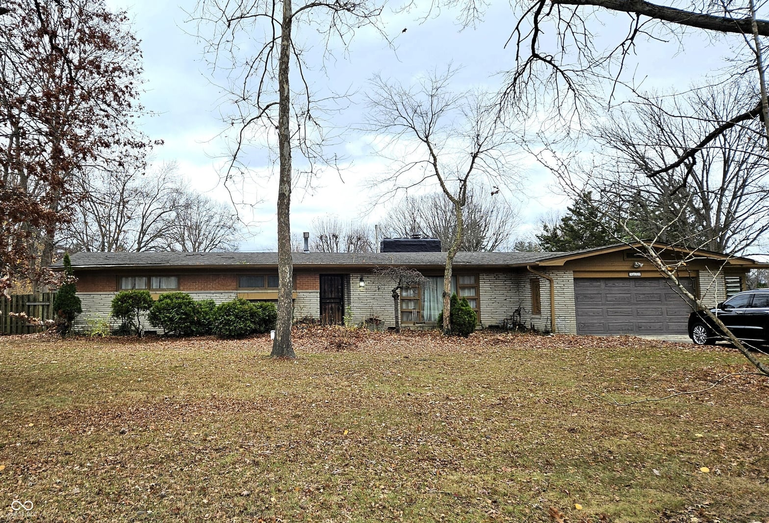 Front exterior at 5211 Kessler Boulevard North Drive, Indianapolis, IN
