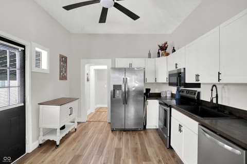 Photo of 1300 S B Street, Elwood, IN