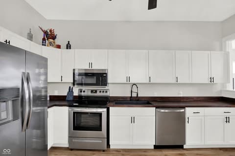 Photo of 1300 S B Street, Elwood, IN