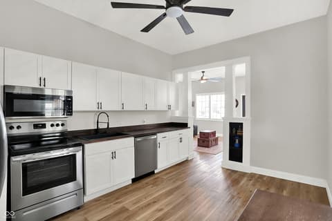 Photo of 1300 S B Street, Elwood, IN