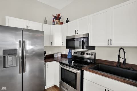 Photo of 1300 S B Street, Elwood, IN