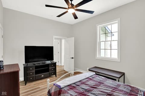 Photo of 1300 S B Street, Elwood, IN