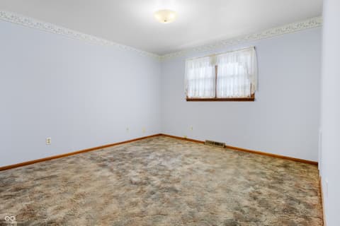Photo of 6742 E County Road 900 N, Seymour, IN