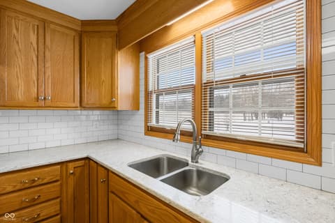 Photo of 6742 E County Road 900 N, Seymour, IN