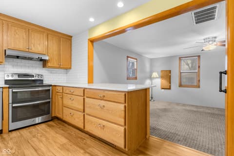 Photo of 6742 E County Road 900 N, Seymour, IN