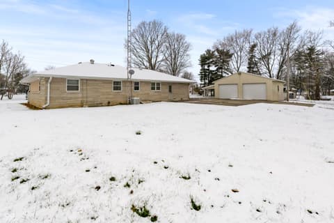 Photo of 6742 E County Road 900 N, Seymour, IN