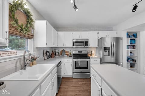 Photo of 6784 Cherry Blossom West Drive, Fishers, IN