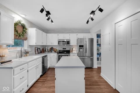 Photo of 6784 Cherry Blossom West Drive, Fishers, IN