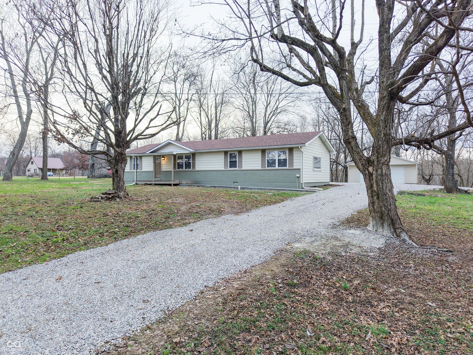 Photo of 9060 N County Road 740 E, Butlerville, IN