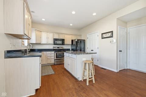 Photo of 1206 Barrington Drive, Greenwood, IN