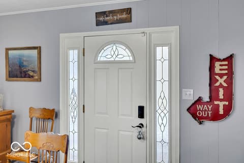 Foyer at 9405 E Southshore Drive, Unionville, IN