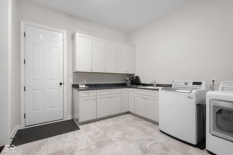 Photo of 5059 Oak Ridge Trail, Columbus, IN