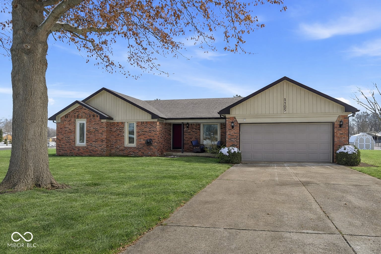 Photo of 1105 Fox Trail Drive E, New Palestine, IN