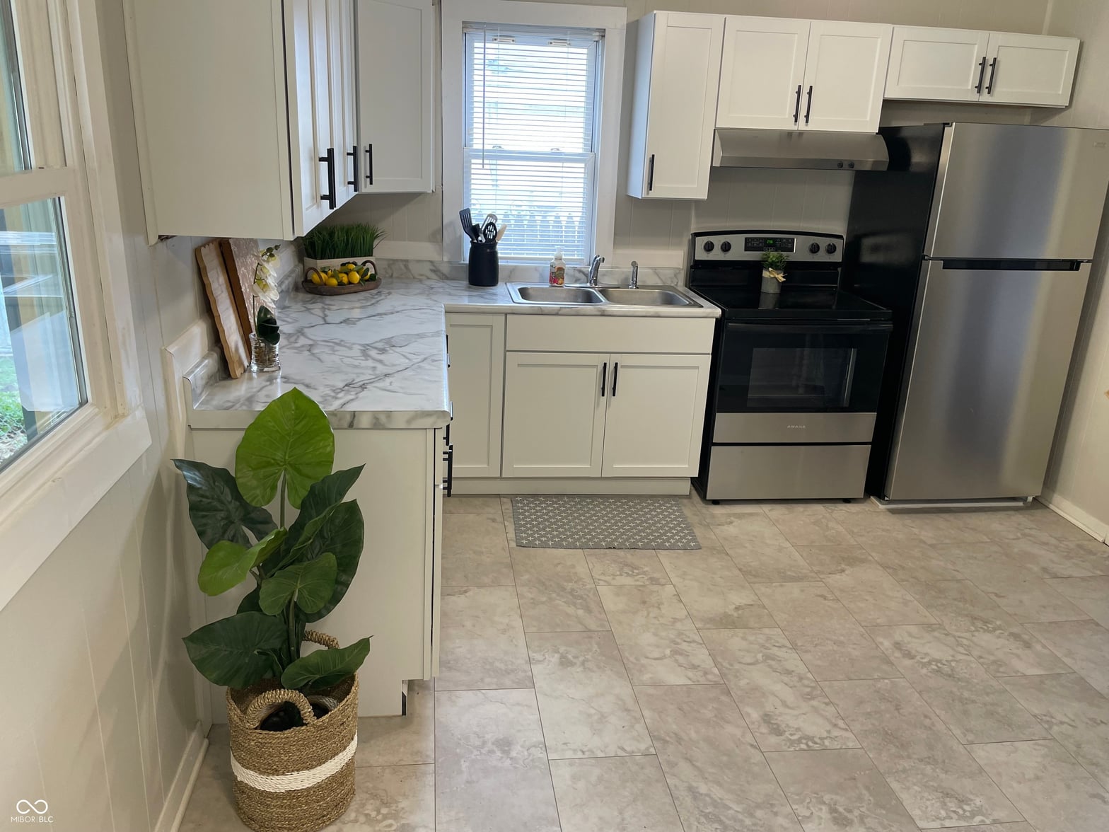 Photo of 321 S Lyons Avenue, Indianapolis, IN