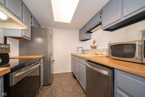 Photo of 8109 Valley Farms Trail, Indianapolis, IN