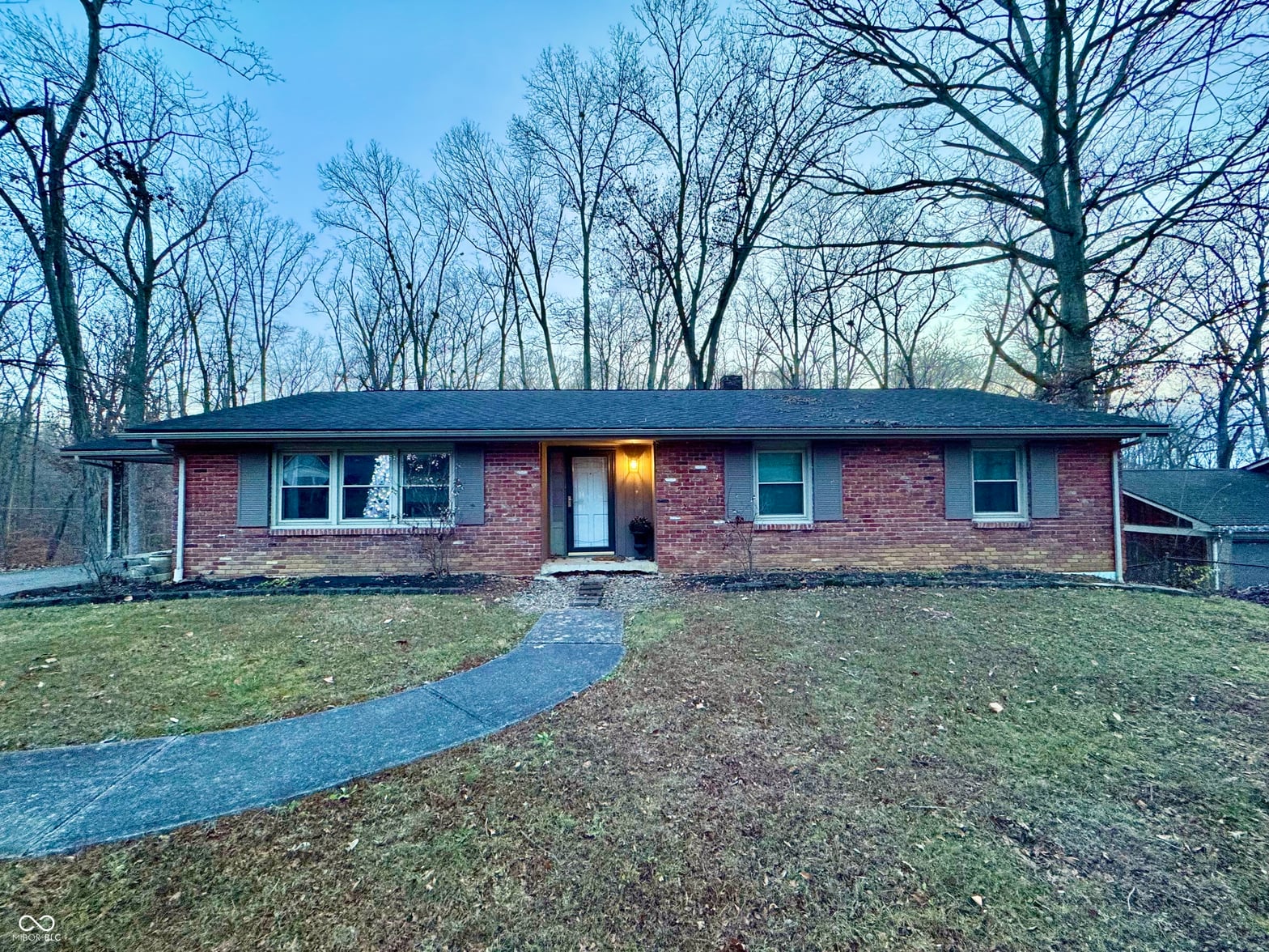 Front exterior at 333 Oakridge Drive, North Vernon, IN