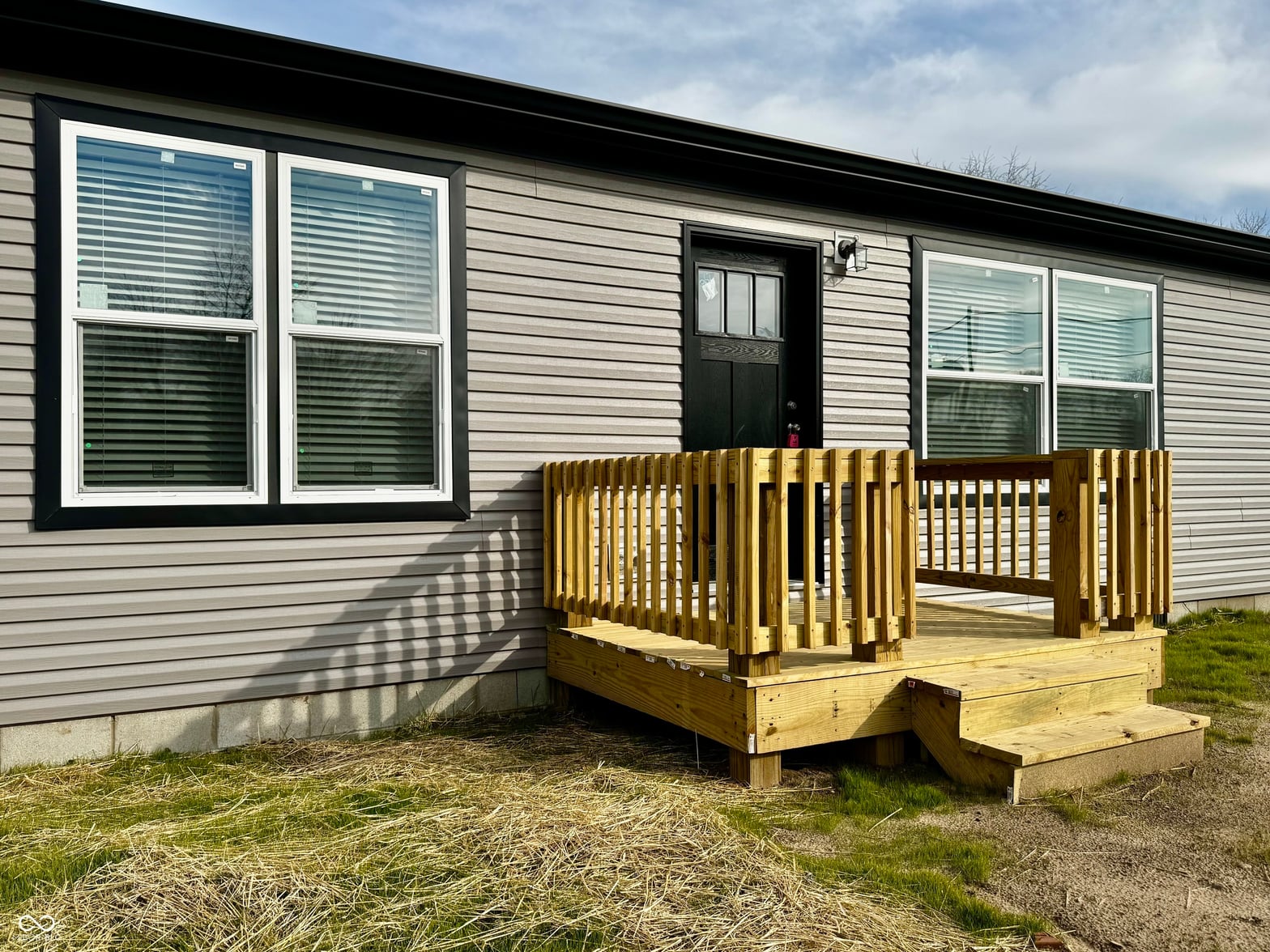 Photo of 819 W Tanner Street, Brownstown, IN
