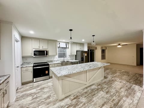 Photo of 819 W Tanner Street, Brownstown, IN