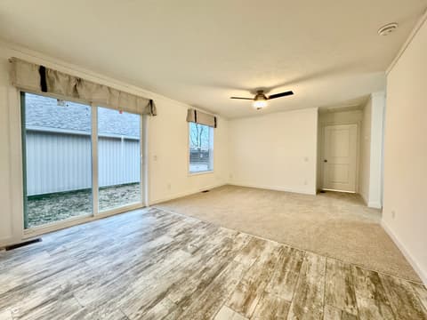 Photo of 819 W Tanner Street, Brownstown, IN