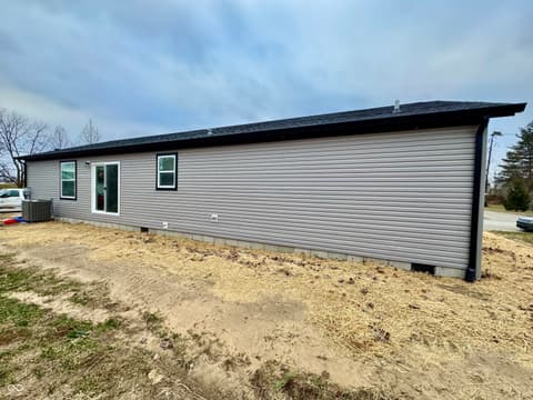 Photo of 819 W Tanner Street, Brownstown, IN