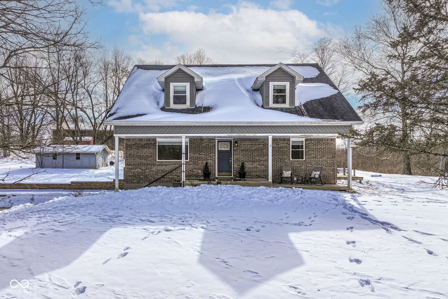 Front exterior at 945 E 500 S, Anderson, IN