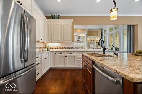 Photo of 16366 River Crest Court, Westfield, IN