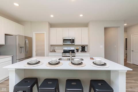 Photo of 10909 Helmcrest Drive, Indianapolis, IN