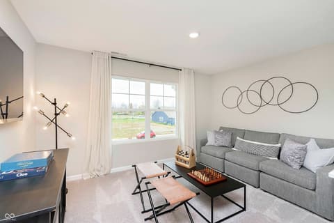 Photo of 10909 Helmcrest Drive, Indianapolis, IN