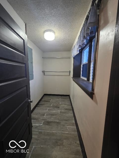 Closet — 2903 E Freeport Road, Morristown, IN