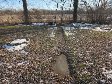 Yard at 2903 E Freeport Road, Morristown, IN