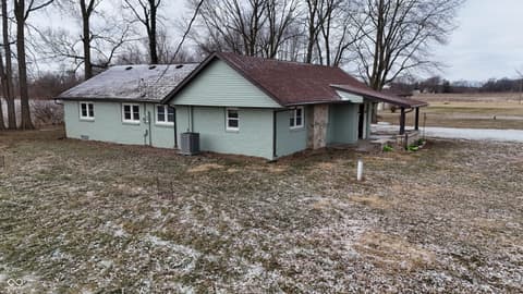 Side exterior at 2903 E Freeport Road, Morristown, IN