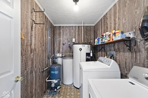 Laundry room at 11757 E 1000 S-27, Hartford City, IN
