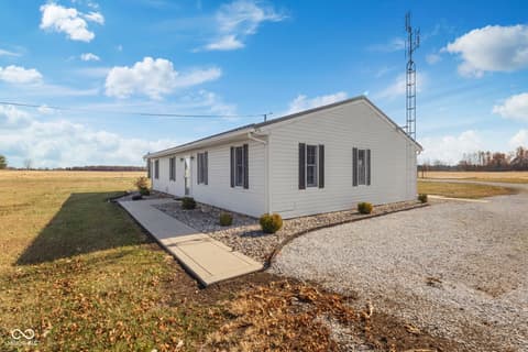 Side exterior at 11757 E 1000 S-27, Hartford City, IN