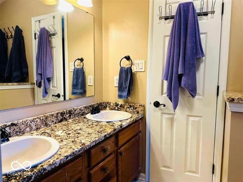 Photo of 7673 Lippincott Way, Indianapolis, IN