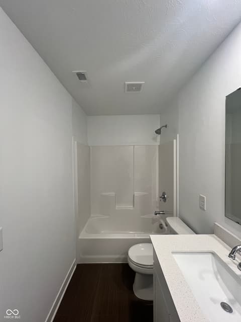 Photo of 989 Kensington Drive, Danville, IN