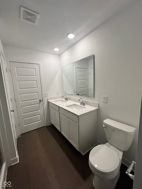 Photo of 989 Kensington Drive, Danville, IN