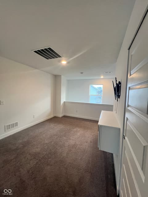 Photo of 989 Kensington Drive, Danville, IN