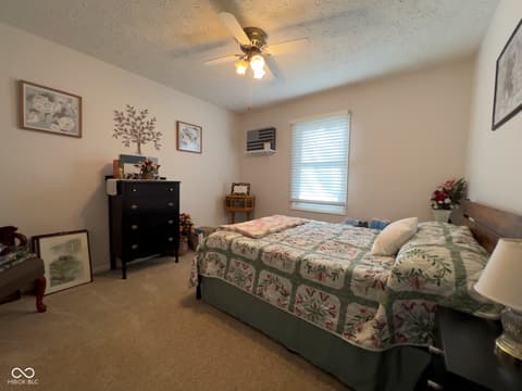 Photo of 7674 Deerfield Drive, Greenfield, IN