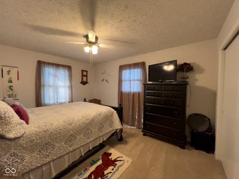 Photo of 7674 Deerfield Drive, Greenfield, IN