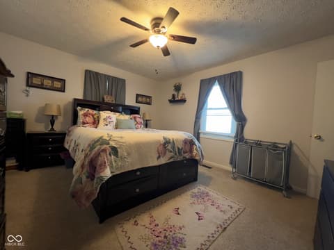 Photo of 7674 Deerfield Drive, Greenfield, IN