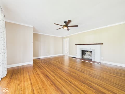 Living room at 1925 Lindberg Road, Anderson, IN