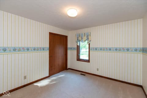 Photo of 1967 Rudgate Drive, Avon, IN