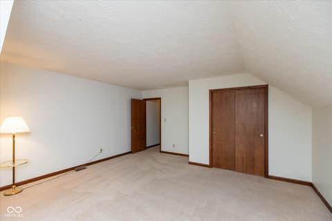 Photo of 1967 Rudgate Drive, Avon, IN