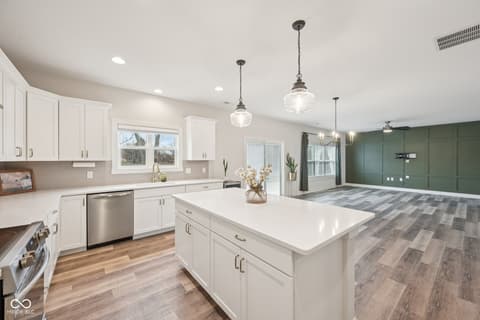 Photo of 4556 W Lakeway Drive, New Palestine, IN