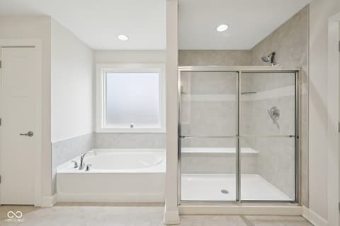 Primary bathroom at 4556 W Lakeway Drive, New Palestine, IN