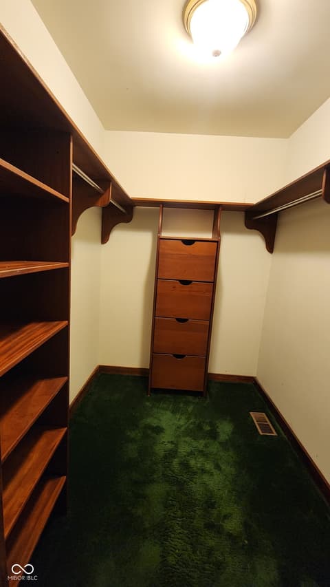 Closet — 1677 W Forest Road, Crawfordsville, IN